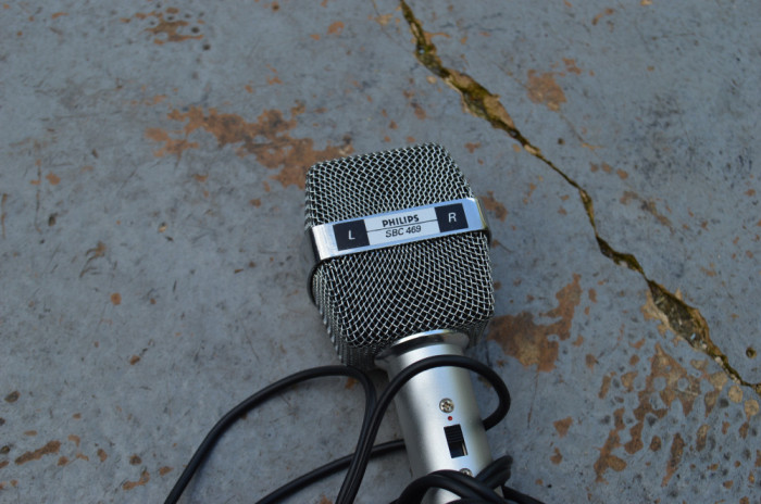 Microfon cu fir Philips SBC 469