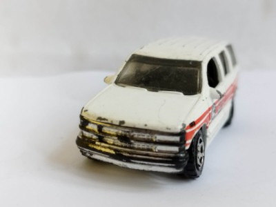 bnk jc Matchbox `97 Chevy Tahoe - 1/67 foto