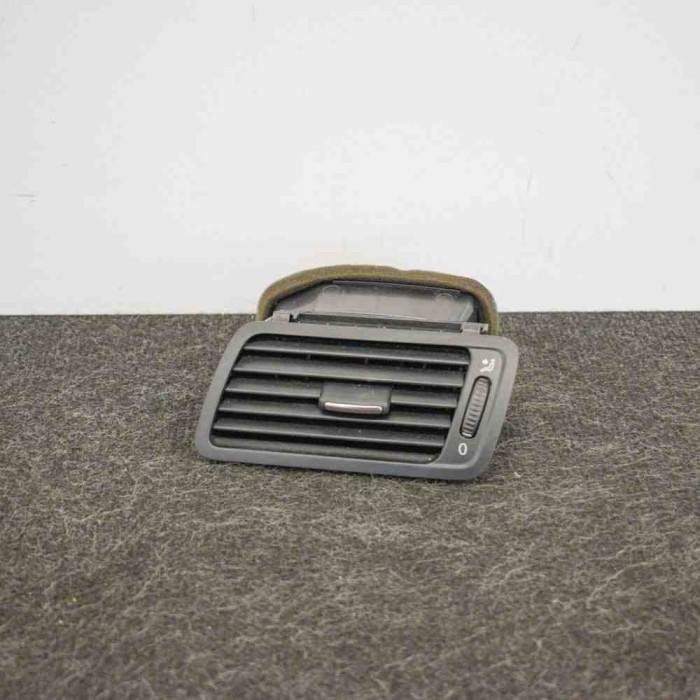 Gura de ventilație planșa de bord VW PASSAT B6 3C2 2010 OEM: 3C2819701E 2732748