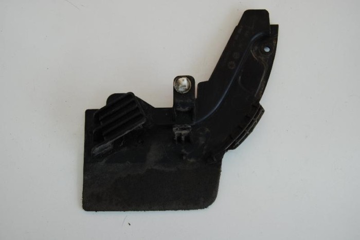 Aparatoare noroi st&acirc;nga spate VW PASSAT Variant B7 365 2011 OEM: 3AA854855 1525904