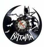 Ceas de perete decorativ Batman, realizat din disc de vinil upcycled, model Supererou DC Comics, negru, 30 cm