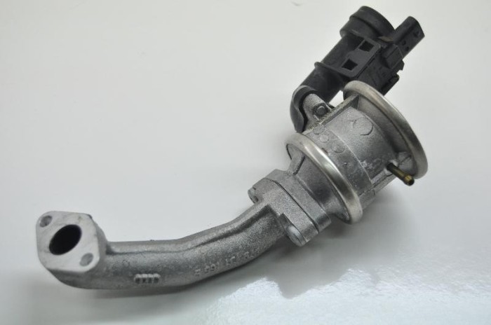 Supapa EGR AUDI A5 8T3 2012 OEM: 07L131101F | 2145843