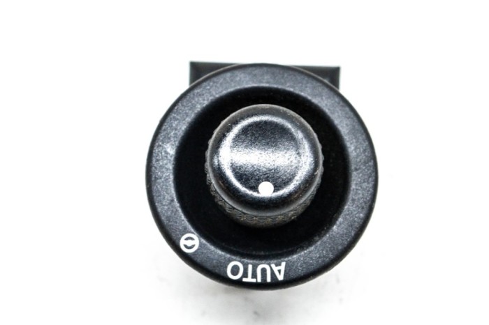 Comutator de reglare volan LAND ROVER DISCOVERY IV L319 2013 OEM: 03930376,XPB500180 13952769