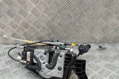 &amp;Icirc;ncuietoare ușă dreapta față MERCEDES-BENZ S W222, V222, X222 2015 OEM: A0997302435 22851890 foto