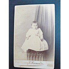 Fotografie pe carton, copil mic, cca 1900