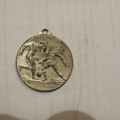 CY - Medalie veche fotbal negravata / metal argintat