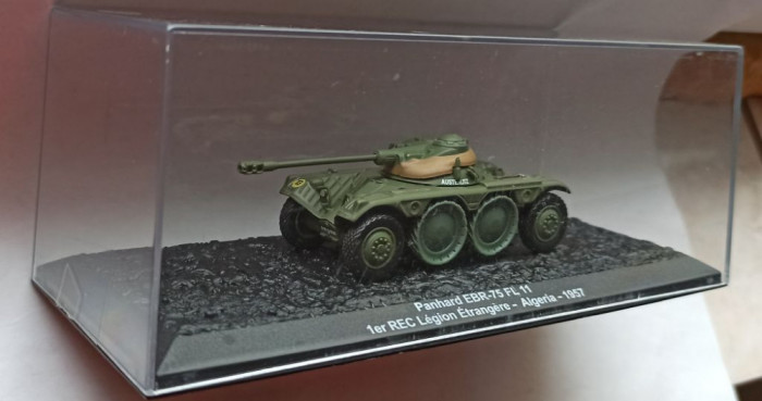 Macheta Panhard EBR-75 FL11 (Vehicul blindat de recunoastere) - Altaya Tanc 1/72