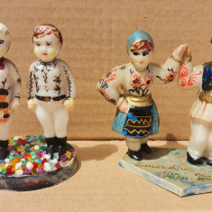 2 perechi figurine păpuși plastic Port Popular România anii 70 pictate manual