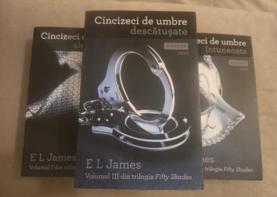 Pachet Trilogia - Cincizeci de umbre ~ E.L. James foto