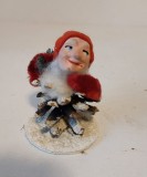 Ornament decor Craciun, vintage, Mos Craciun / elf, pitic, din con e pin, 5 cm