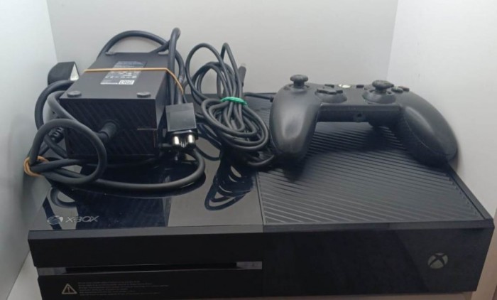 Consola XBOX One 500 GB - SN 109905433748 - (006)
