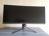 Monitor Asus ROG ultrawide
