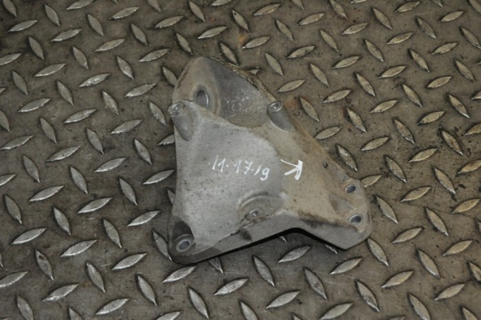 Suport cutie de viteze AUDI A4 Cabrio 8H7, B6, 8HE, B7 2006 OEM: 8E0399113L 12055254