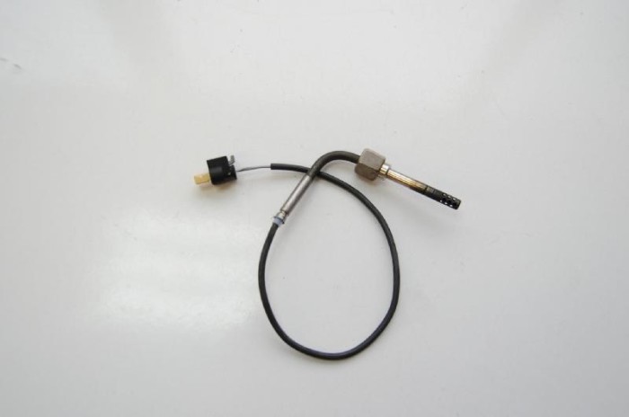 Senzor de temperatură MERCEDES-BENZ SPRINTER 3-t Furgon 906 2015 OEM: A0071537528 2127720
