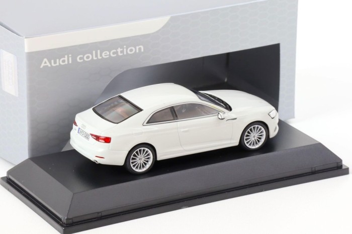 Macheta 1/43 2017 Audi A5 Coupe, glacier white Spark