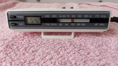 RADIO Hi- Bunsonic AM-FM Clock Radio SI Alarma ,Functioneaza . foto