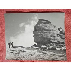 Fotografie, doi turisti la Varful Omu