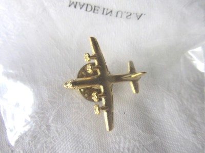 Insigna - pin Avion. Aurie, Noua, in protectie foto