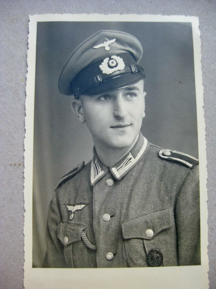 B634-I-WW2-III Reich-Foto Ofiteri, militar Germani in uniforme. Pret pe  bucata. | Okazii.ro