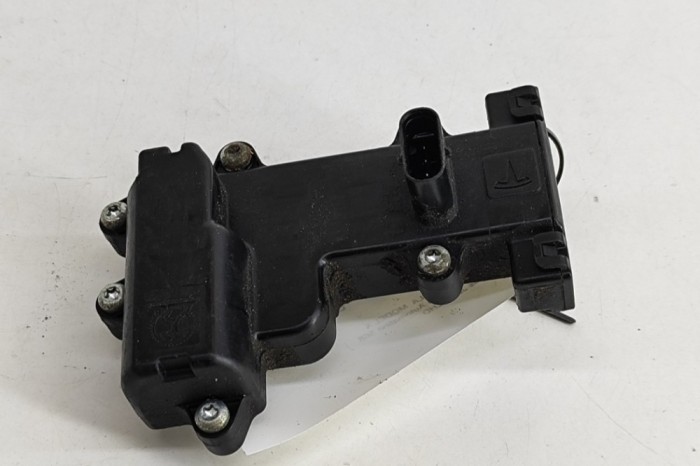 Modul de control ușă st&acirc;nga față TESLA MODEL X 2017 OEM: 1045353-00-B 25804746