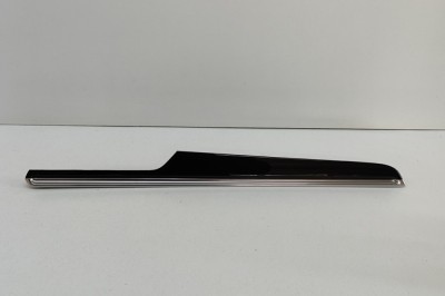 Ornament panou ușă st&amp;acirc;nga față PORSCHE MACAN 95B 2014 OEM: 95B867409D,95B.867.409.D 26834367 foto