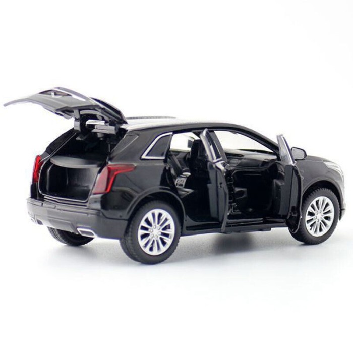 Macheta Cadillac XT5 / lumina, sunet and coteste roti fata / negru Tayumo 1/32
