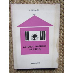 Actorul teatrului de papusi E. Speranski
