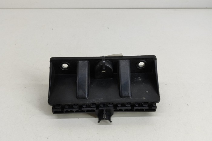 Unitate de control tensiune ASTON MARTIN DB11 2022 OEM: P00155762 25939243