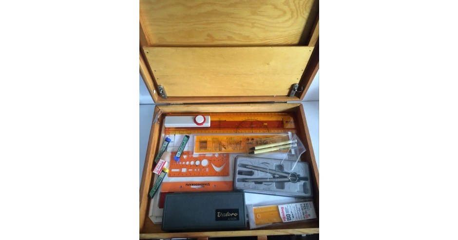 * Trusa desen tehnic in geanta de lemn cu suport pt coala, sabloane ...