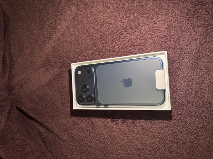 iPhone 17 Pro Max 1 TB, Deep Blue (Android) 1:1 replica