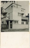 Lot 2 foto format carte postala - Cladiri stil cubism, Art Deco, posibil Bucuresti, Romania, anii 30