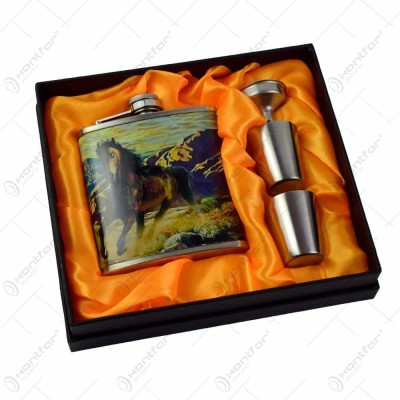 Set cadou pentru barbati &amp;ndash; Plosca cu accesorii &amp;ndash; Design cu cal foto