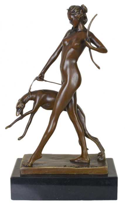 Zeita Diana cu ogari-statueta Art Deco din bronz pe un soclu din marmura PAB022