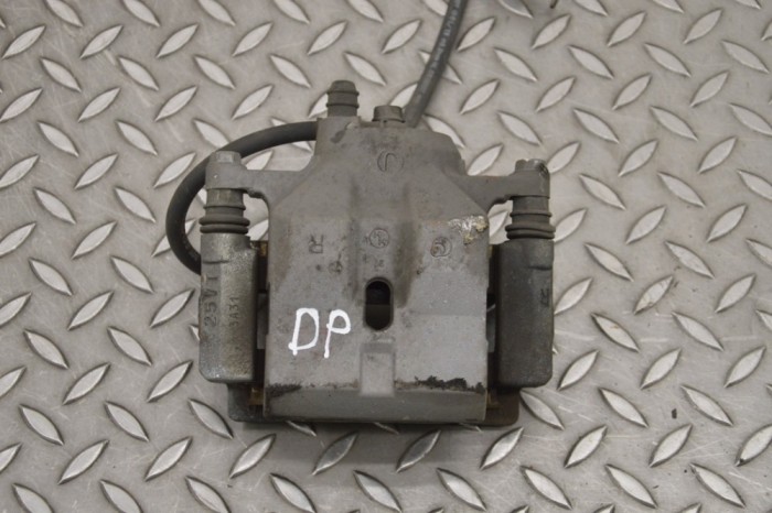 Etrier de fr&acirc;nă dreapta față TOYOTA PRIUS _W3_ 2012 17290150