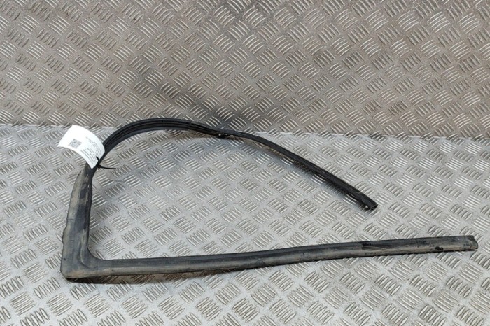 Garnitura de cauciuc ușă st&acirc;nga spate BMW iX I20 2022 OEM: 8491359 | 27857467
