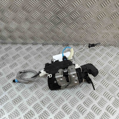 &amp;Icirc;ncuietoare ușă dreapta față INFINITI Q30 2019 OEM: A0997202401,A2040085899 31517321 foto