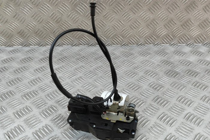 &Icirc;ncuietoare ușă dreapta față TESLA MODEL S 2015 OEM: 6008912-00-C 29439196