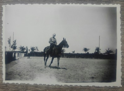 Barbat calare// fotografie perioada interbelica foto