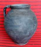 Vas (12) de 8 litri din lut negru de Marginea pentru ulei ceramica veche 100 ani