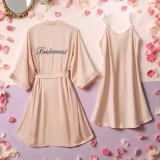 Compleu Bridesmaid 2 Piese Dama, Halat si Cămașă de Noapte din Satin, Culoare Bej Sampanie - MEI02