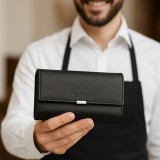 Portofel Ospatar cu multe compartimente din Piele naturala: Ideal pentru Profesionistii din Industria Horeca, 20x10x3.5 cm