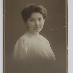 FOTOGRAFIE C.D.V. , STUDIO MARIE MULLER , BRESLAU , TANARA CU COC , CCA. 1900