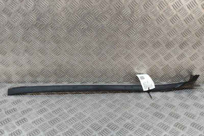 Ornament vertical parbriz dreapta BMW iX3 G08 2023 OEM: 7399032 | 27422083 foto