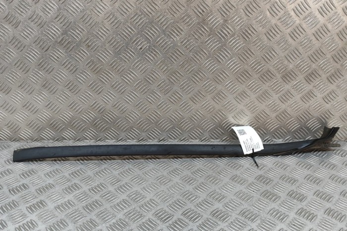 Ornament vertical parbriz dreapta BMW iX3 G08 2023 OEM: 7399032 | 27422083