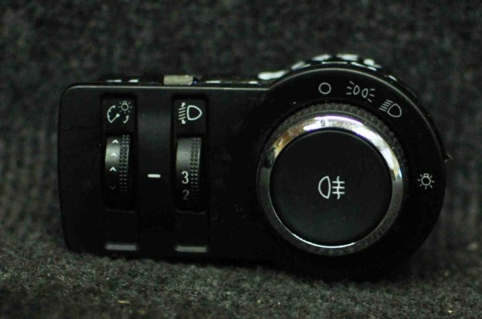 Modul de control comutator faruri OPEL ASTRA J 2011 OEM: 13268697 1309020