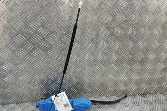 &Icirc;ncuietoare ușă dreapta față FIAT 500L 351_, 352_ 2014 OEM: 51930020 30421116