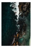 Tablou Canvas, "Apele &icirc;nvolburate ale mării st&acirc;ncoase", Valuri, St&acirc;ncă, Ocean, Spumă, Apă, Contrast, Lumină, Textură, 26 x 39 cm, CMCLASS