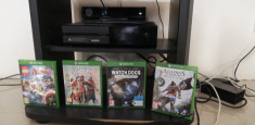 Xbox one+kinect+7jocuri+charge station+toate accesorile optional al 2lea control foto