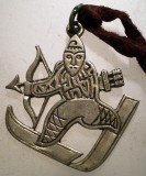 I.572 TALISMAN AMULETA ULLR SCHI PATRONUL SPORTURILOR DE IARNA h27mm