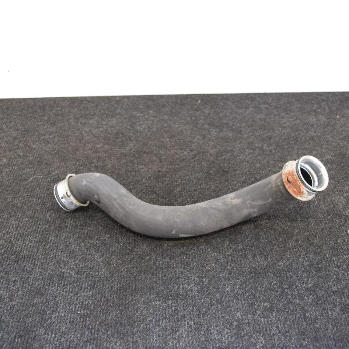 Furtun radiator răcire st&acirc;nga MERCEDES-BENZ E W212 2011 OEM: A2045011582 10001087